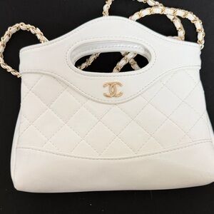 CC white crossbody gift bag